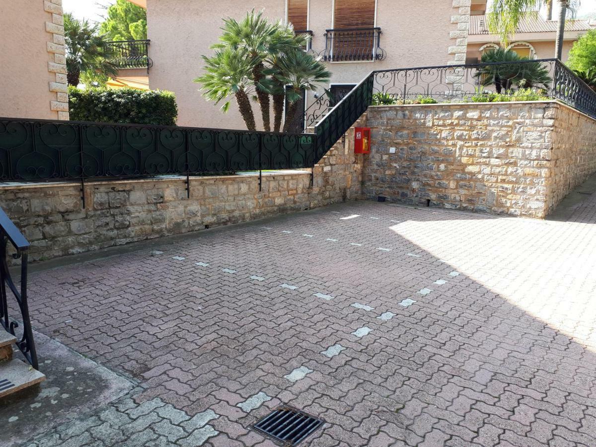 Rifugio Societa Semplice Apartment Ospedaletti Bagian luar foto