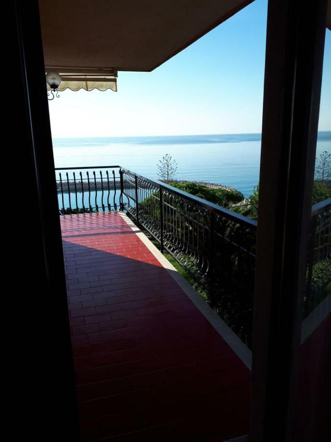 Rifugio Societa Semplice Apartment Ospedaletti Bagian luar foto