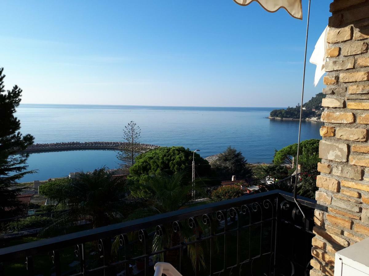 Rifugio Societa Semplice Apartment Ospedaletti Bagian luar foto